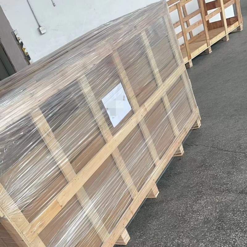 Heavy-duty ISPM 15 compliant wooden crate packaging for sola-e flexible solar panels to ensure zero-crush protection during international shipping.