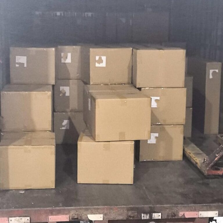 Reinforced 5-layer corrugated carton packaging for sola-e portable solar panels with foam protection to prevent transit damage.