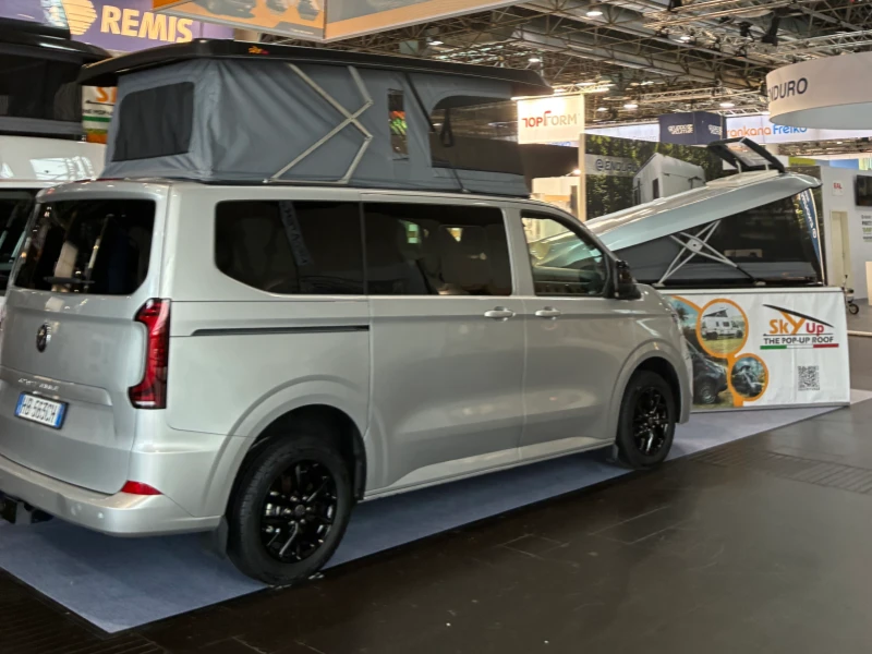 RV roof configuration at CARAVAN SALON Düsseldorf 2026